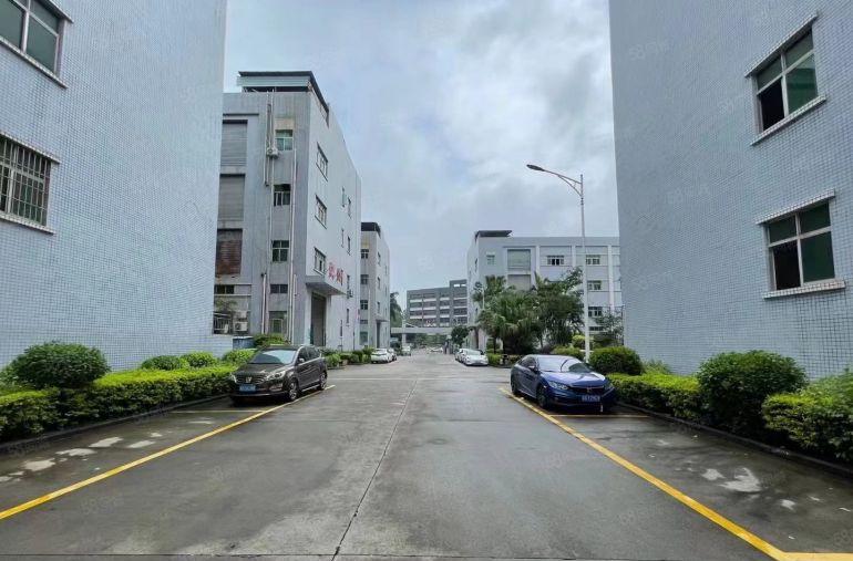 凤岗五联原房东低价出租2楼整层1300平方