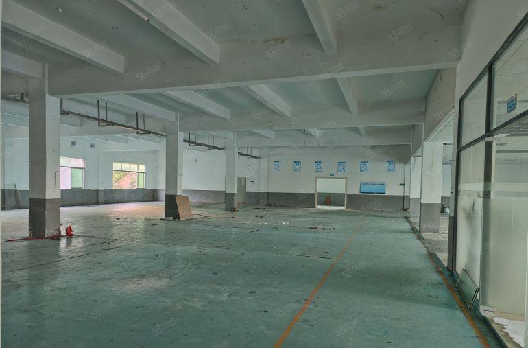 凤岗原房东800平，实际面积出租，带精装修办公室。厂房出租