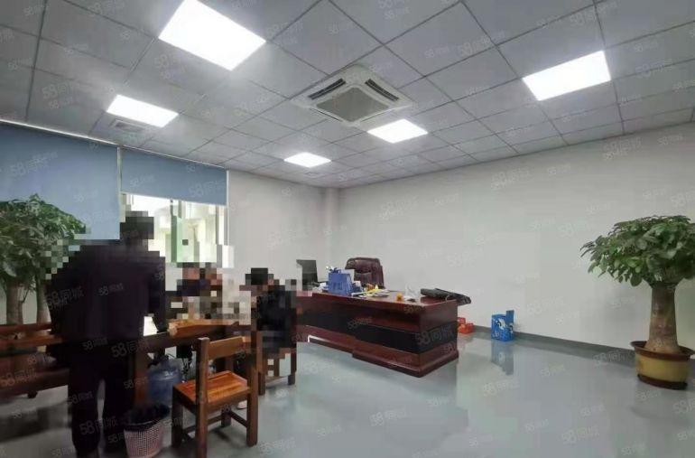 凤岗雁田新出原房东楼上3300平带装修厂房仓库出租，拎包生产