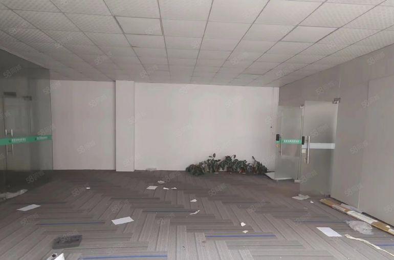 凤岗靠近清溪楼上1300平带现成装修厂房低价出租 适合各行业