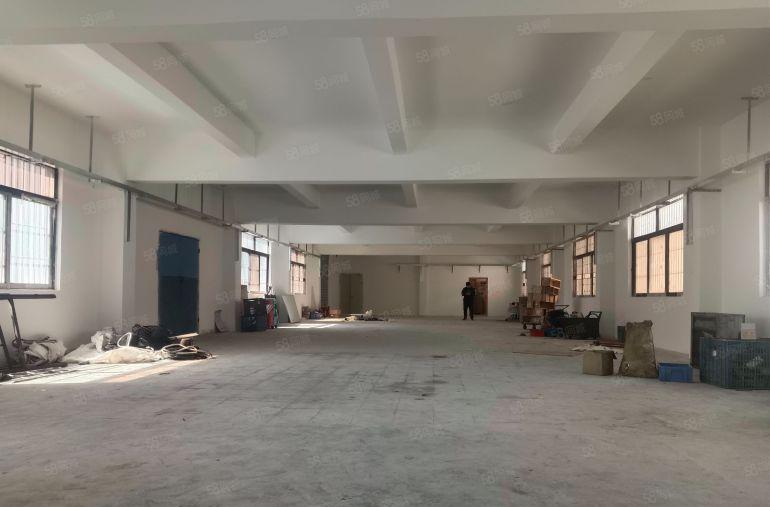 凤岗凤德岭原房东标准厂房三楼500平出租带办公室装修现成水电