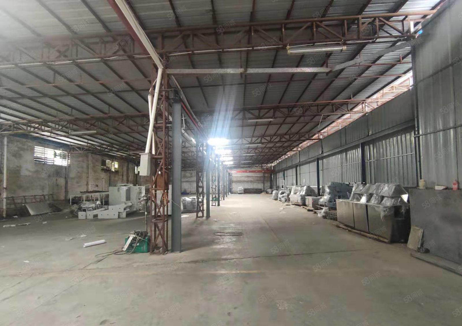 凤岗五联近平湖单一层钢构厂房出租1400平 现成行车 5米高