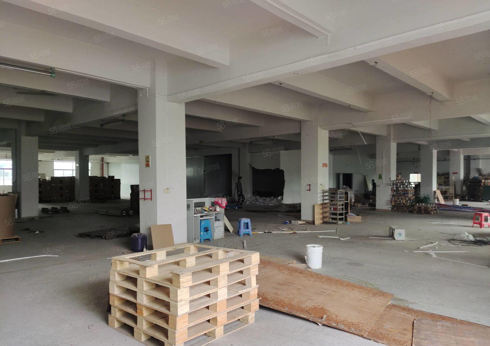 凤岗靠平湖三楼2800平方重工业适合五金注塑包装电子纸箱等行