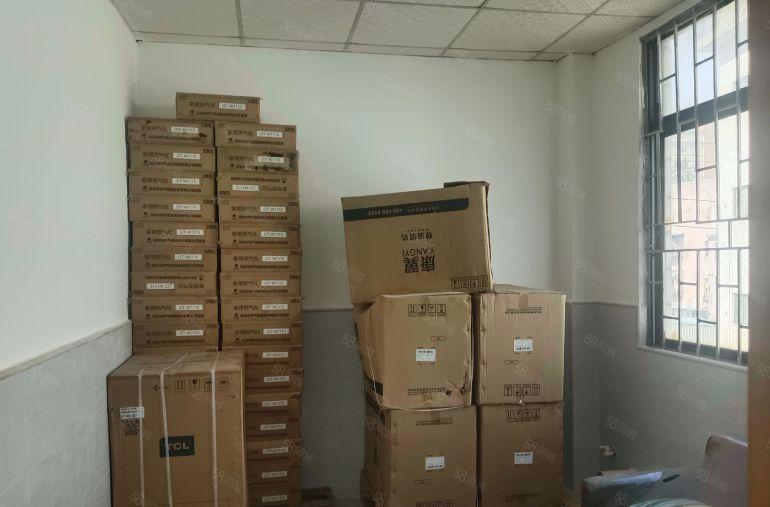 凤岗凤德岭原房东标准厂房三楼500平出租带办公室装修现成水电