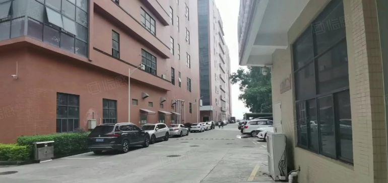 原房东大型工业园）凤岗新出2500平方米整层楼上厂房出租