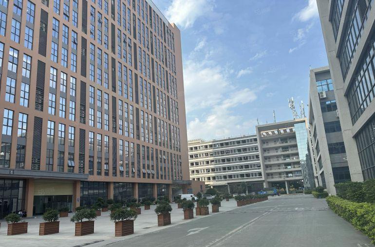 电商仓库物流直播基地！凤岗3万平单层2500平厂房仓库出租