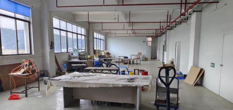 金凤凰楼上600平手袋包装 五金电子 纸箱仓库厂房低价出租