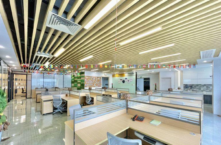 凤岗豪华精装修写字楼办公室出租368平 家私齐全 拎包入驻