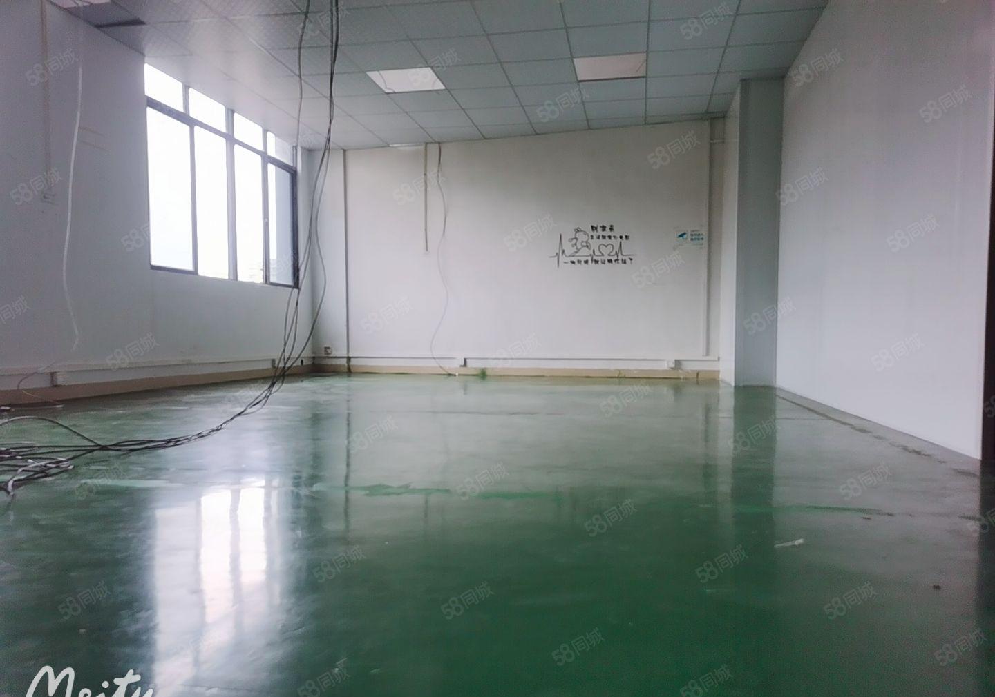 凤岗官井头二楼标准厂房500平米靠近主路交通便利带办公室电梯