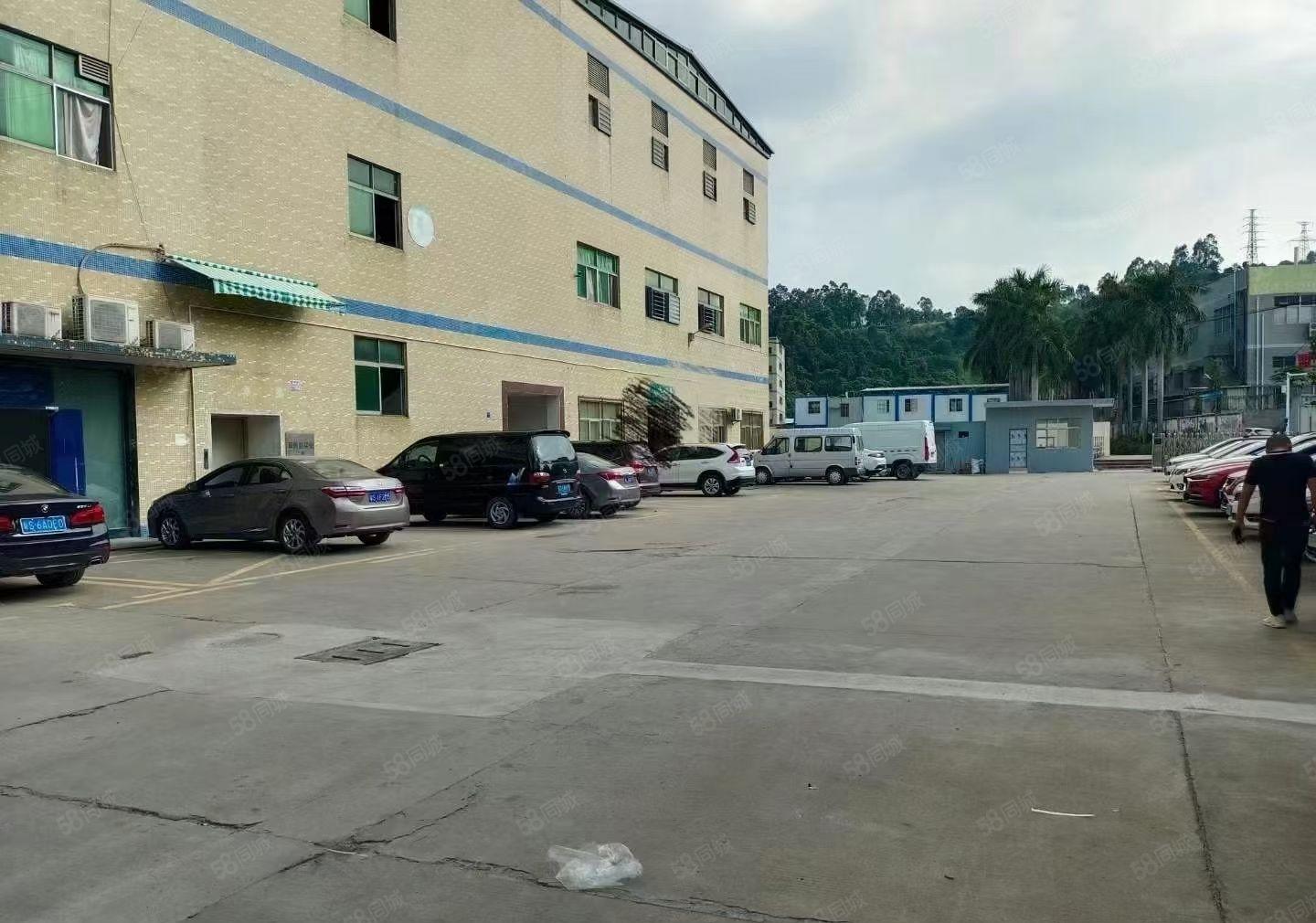 凤岗镇雁田村宏盈工业区靠深圳平湖，一楼6米高，2000平方