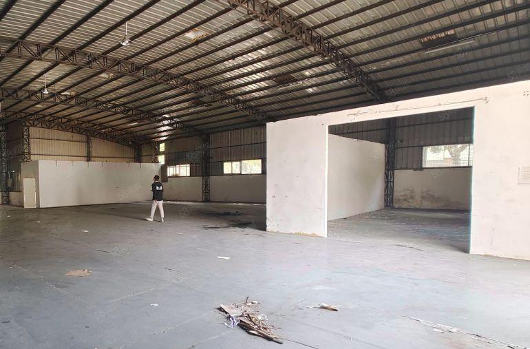 凤岗镇原房东钢构单一层1800平方厂房出租，空地大，价格便宜