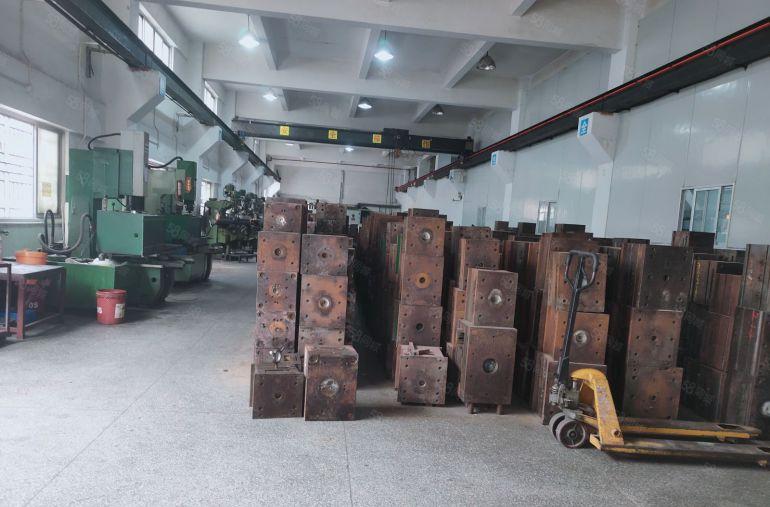 5米高的一楼厂房出租1700平方 适合注塑五金模具 带行车