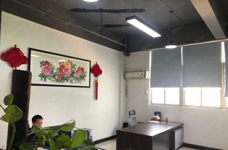 凤岗雁田新出原房东楼上1500平带装修厂房仓库出租，形象好