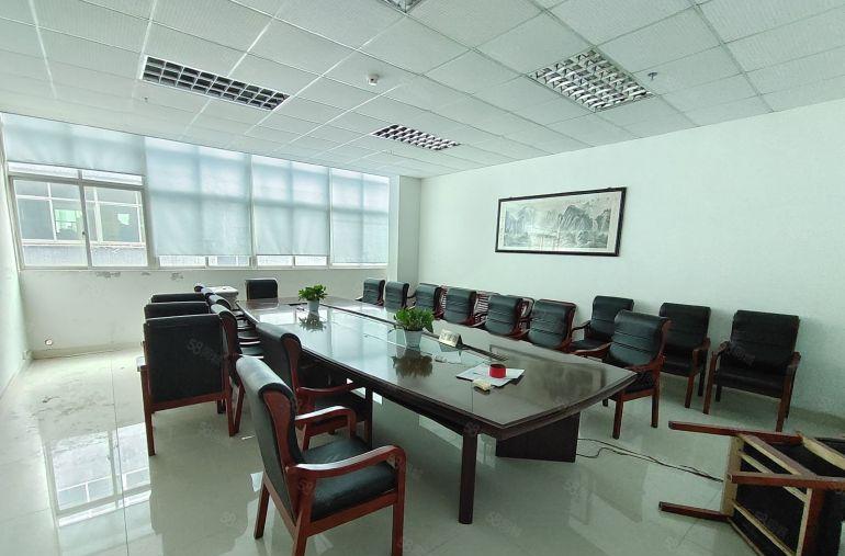 凤岗雁田原房东厂房出租1400一整层无公摊现成装修