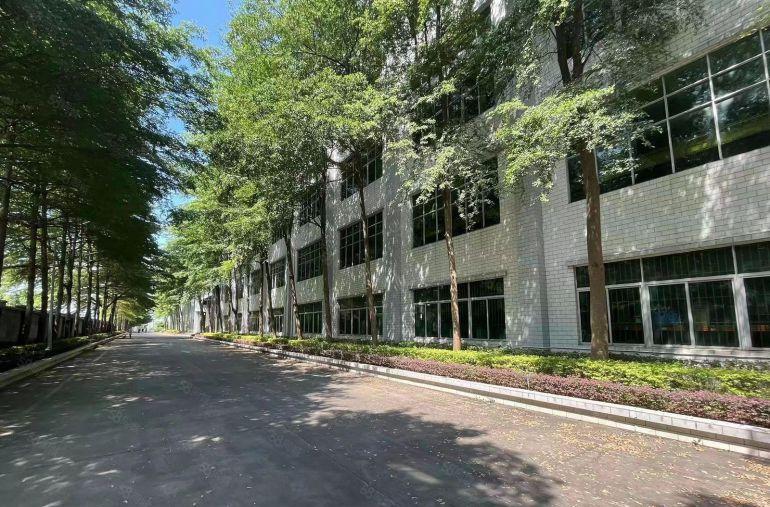 原房东0公摊租！凤岗新出6000平红本厂房仓库出租