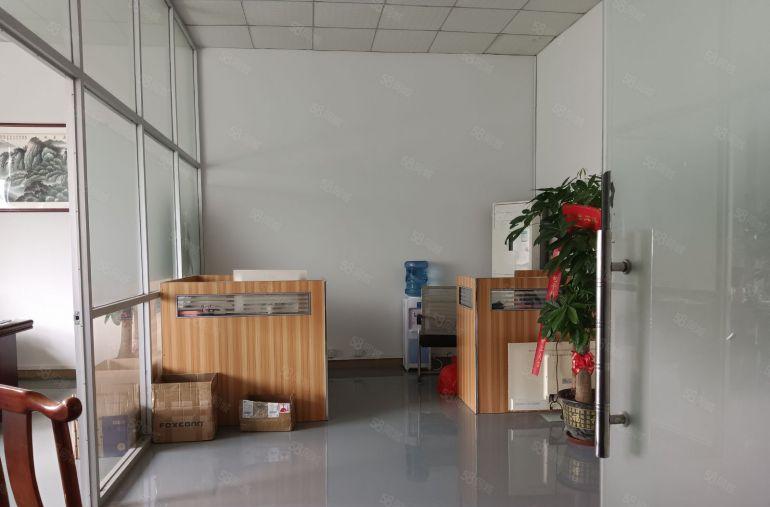 凤岗油甘埔原房东带办公室装修标准厂房四楼500平出租现成水电