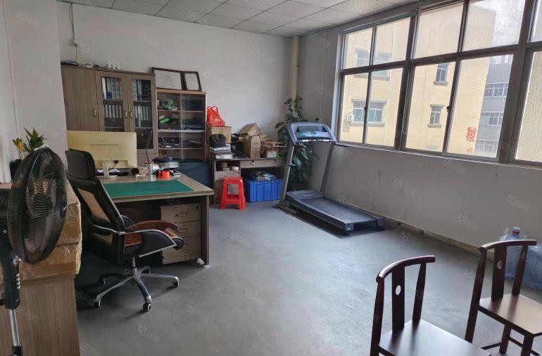 电子拎包入驻行业厂房出租雁田楼上850平米 靠近平湖 带装修