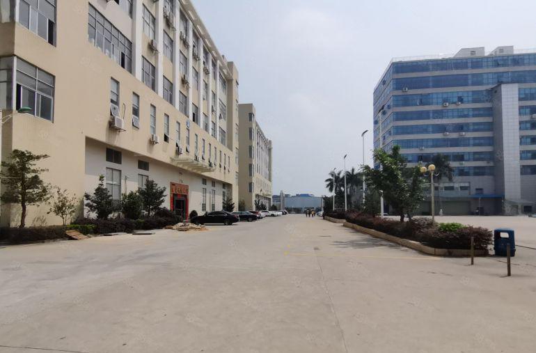 低价出租凤岗雁田原房东8000平厂房出租仓库可办环评大小分租