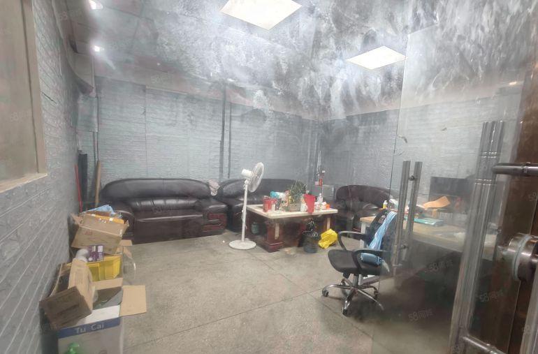 凤岗靠近深圳平湖6米高注塑 五金 模具厂房出租一楼1400平