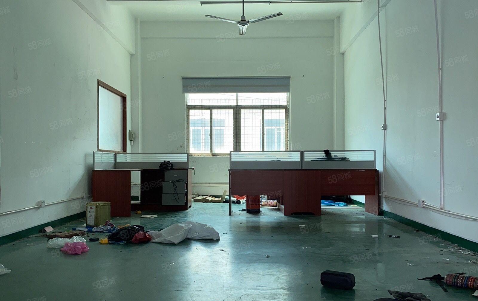 凤岗官井头新出整层950平方 现成装修 ！