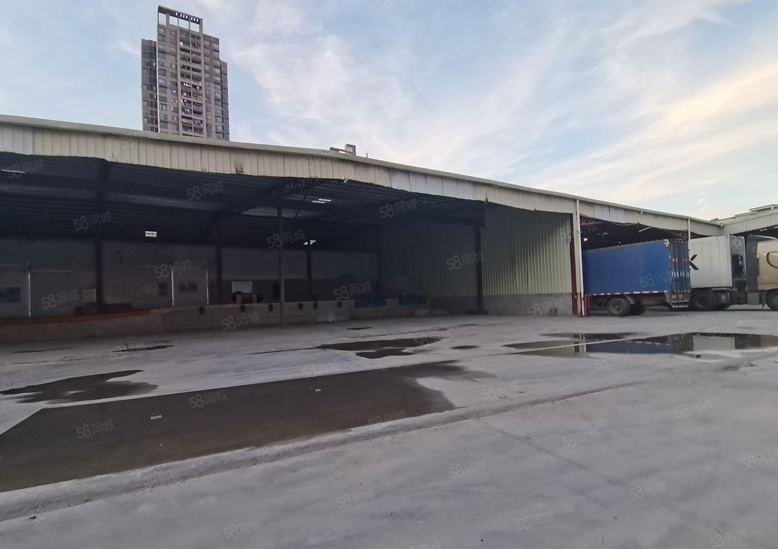 凤岗五联工业区独院一楼3千平带卸货平台钢构仓库厂房出租可分租