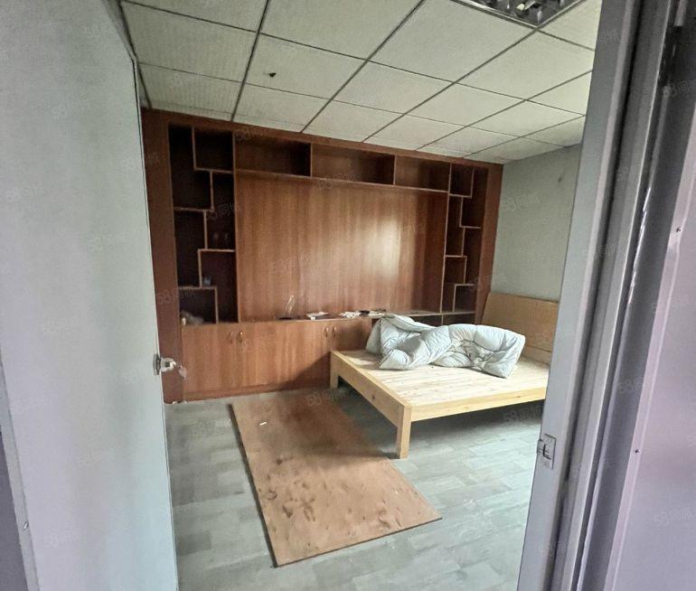 万江石美甘元路，小独院适合做有噪音行业