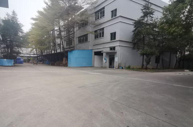 万江新村环城路边高速出口5200平原房东超大空地红本厂房出租