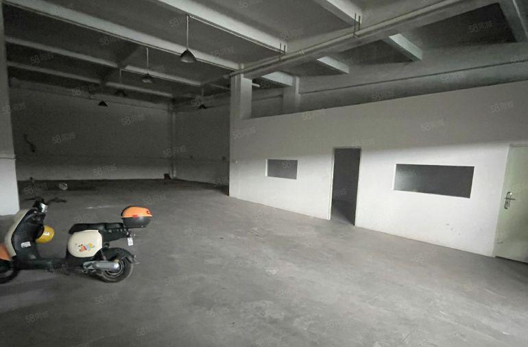 万江新和一楼390平方标准厂房出租层高5.5米水电齐有办公室