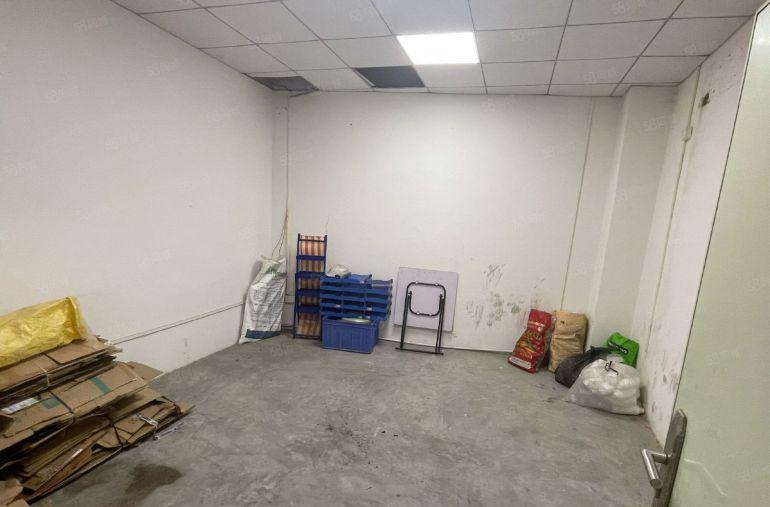 万江新和一楼390平方标准厂房出租层高5.5米水电齐有办公室