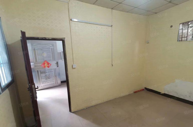 石美工业区钢结构1300平，原房东独门独院低价厂房出租