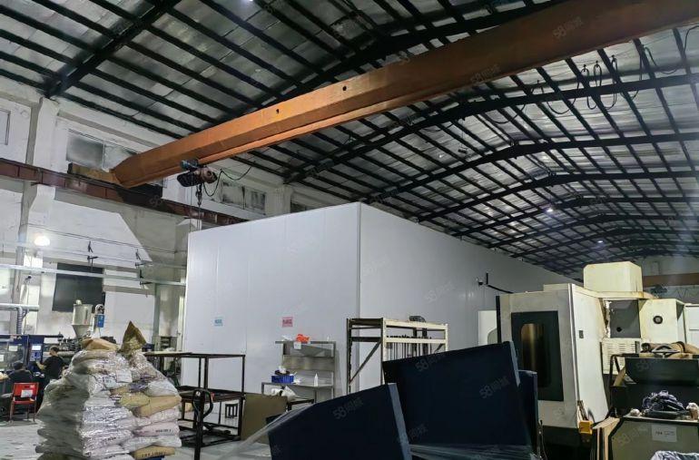 低价厂房出租单一层高度10米独门独院分租一栋带行车出租