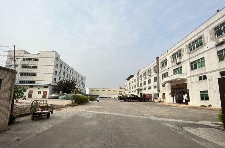 万江新出标准独院厂房出租。空地大带航车。适合五金电子仓库等行