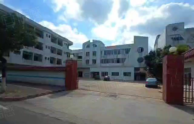 万江严屋8元1000平厂房出租，现成装修办公室