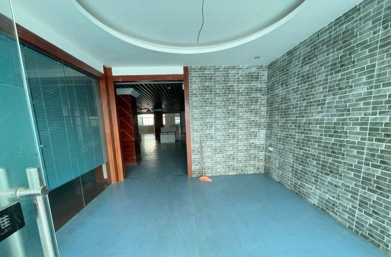 万江石美豪华装修二楼618平方办公室出租现成水电院子大好停车