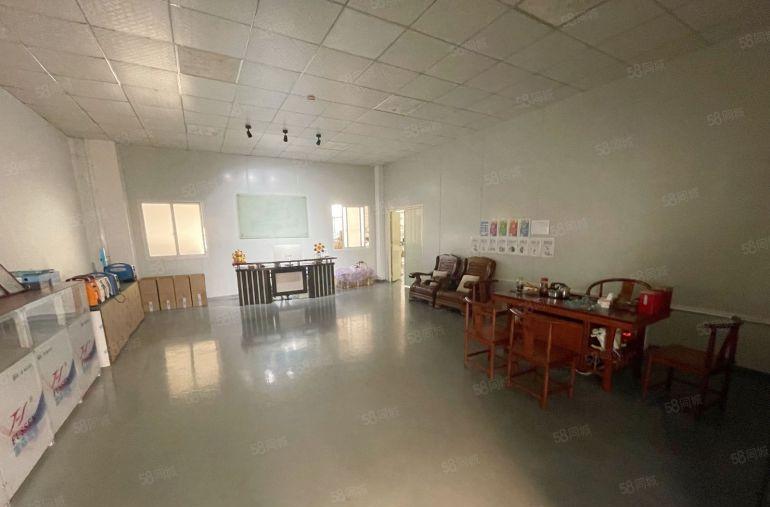 万江共联二楼700平方厂房出租有现成办公室水电齐全2吨电梯