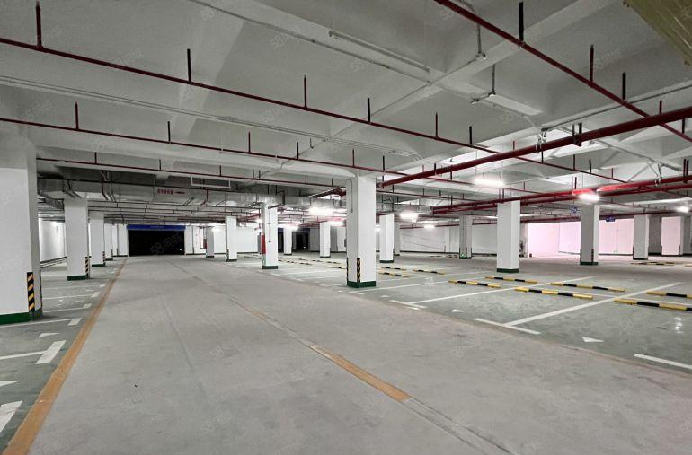 洪梅镇原房东红本直租，!高速出口，主干道旁 空地超大，可分租