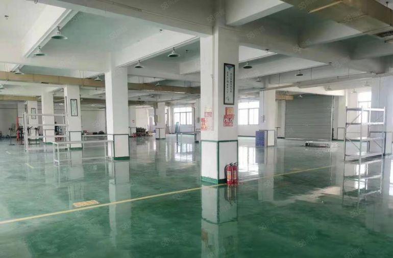 没有公摊面积标准一楼1600平方急租，有现成装修