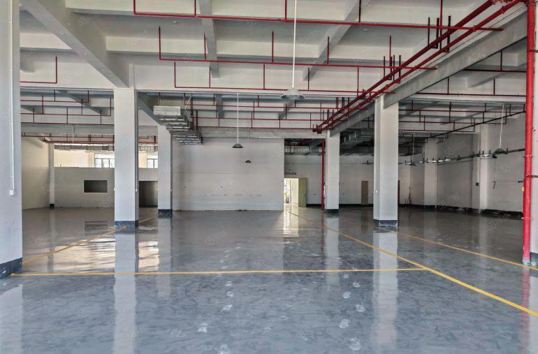 樟木头全新红本厂房楼上2100平方出租现成装修高度6米