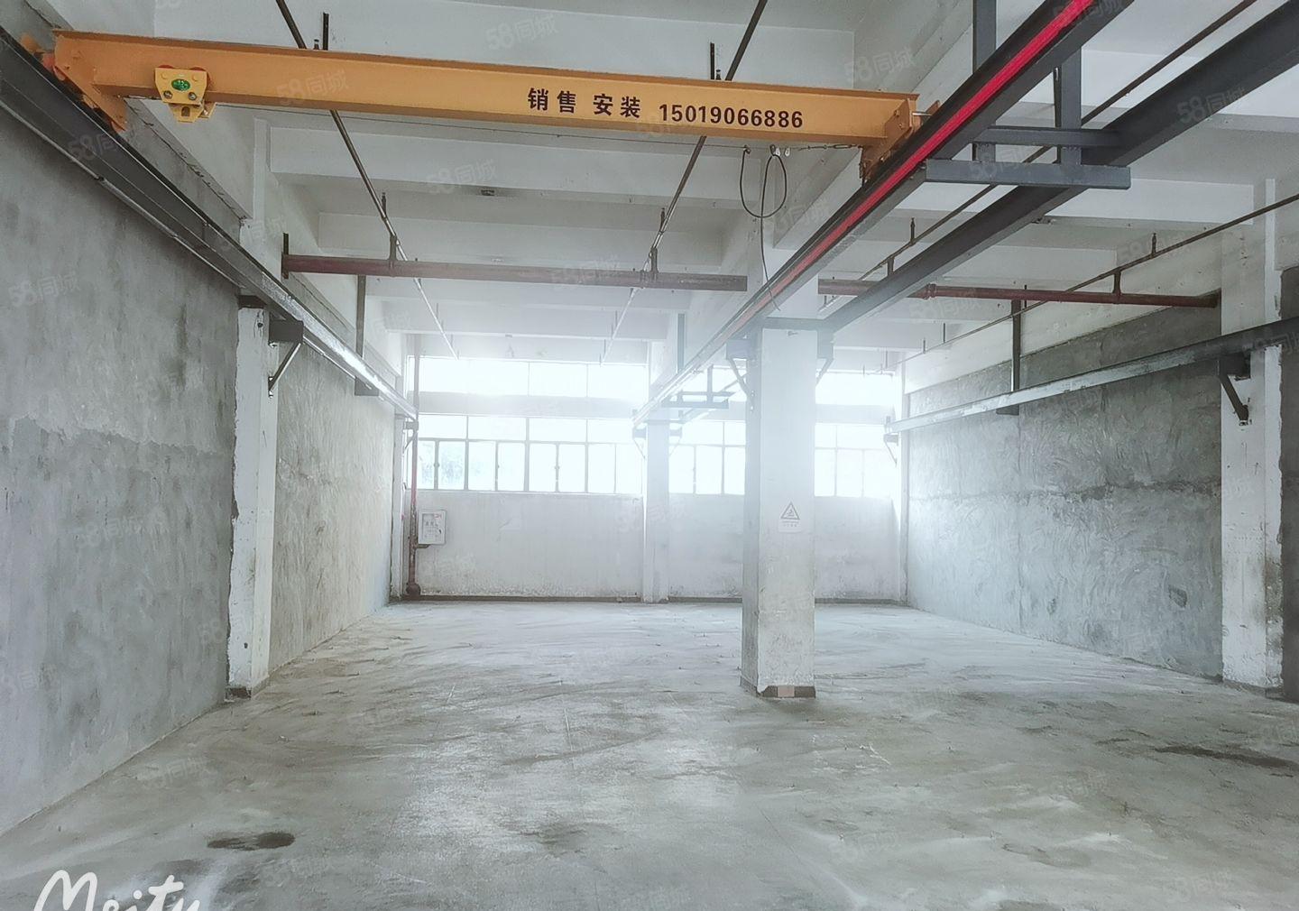 东莞樟木头一楼厂房出租400平米带现成行车园区空地大靠近主路