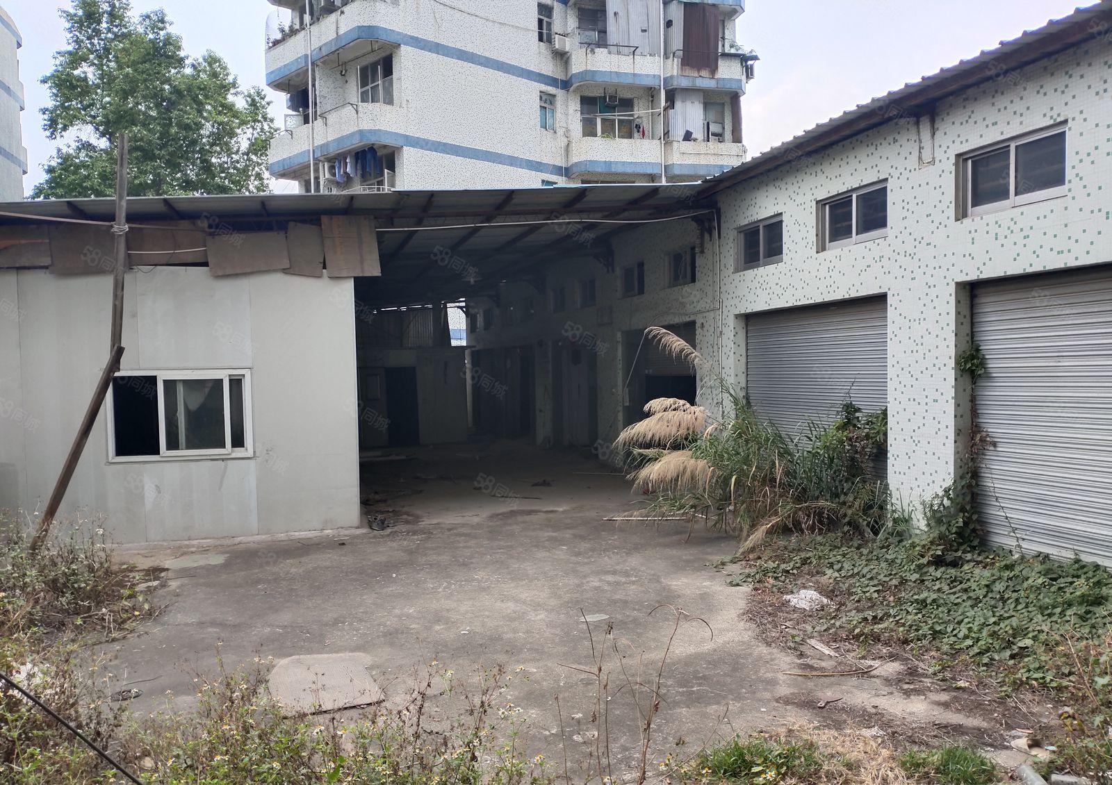 樟木头新出(小独院)厂房800平方，有现成办公室，进出车方便