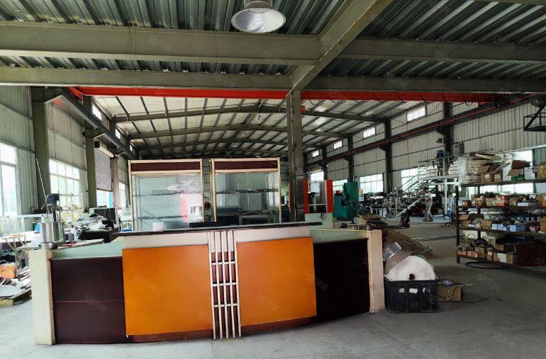 桥头带10吨行车厂房出租1800平方滴水九米无公摊转让费