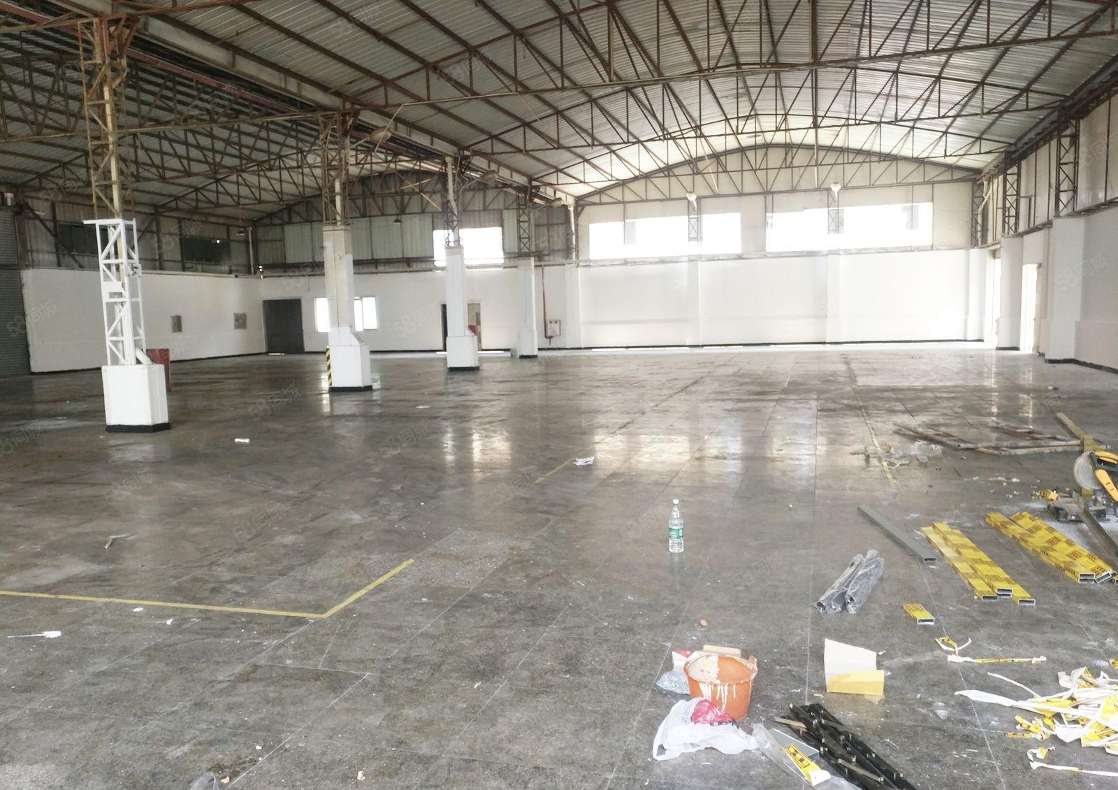 大朗镇钢构厂房1200平 滴水9米 只租15块。