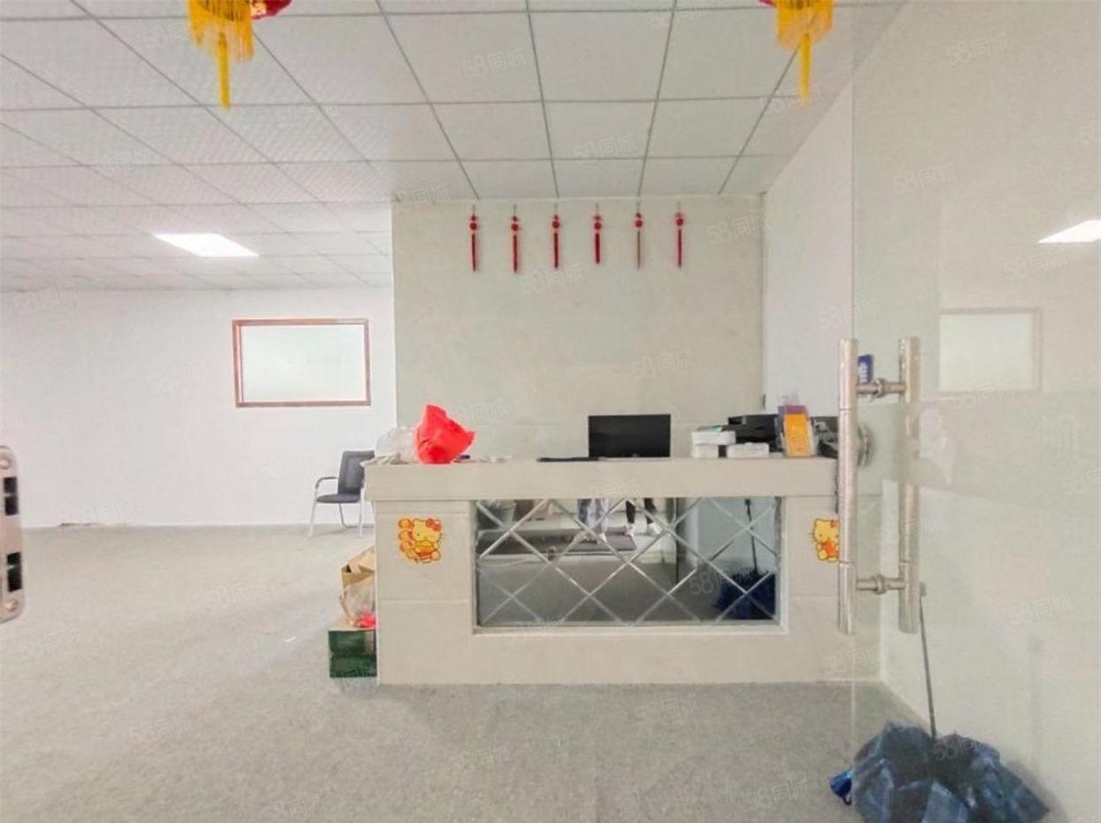 工业区厂房出租大朗楼上760平方，豪华装修，拧包即可投入生产