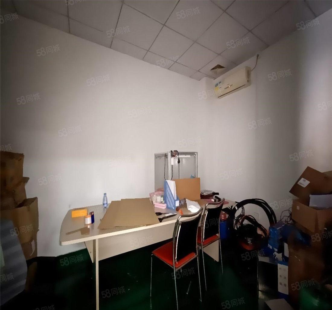 大朗工业厂房出租楼上800平方，仓库办公室带工作台，可过环评