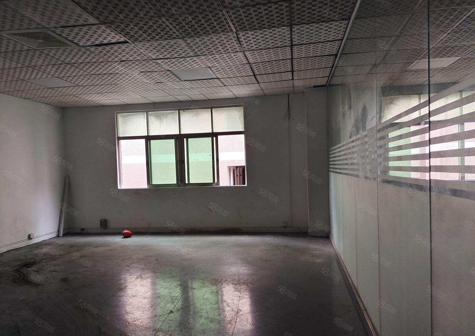 带装修 大朗镇象山工业城新出楼上600平米厂房出租