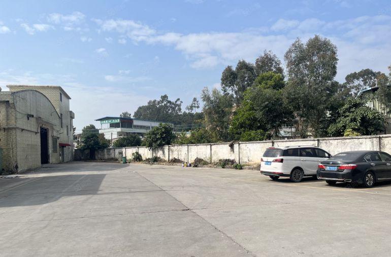 大朗厂房新出原房东单一层独院。空地非常大带装修办公室工业用地