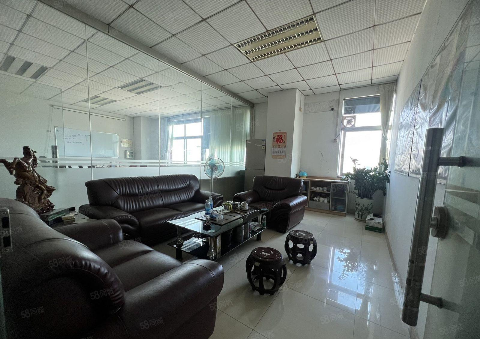 大朗工业区精装修厂房无转让费办公室地坪漆天花吊顶齐全水电到位