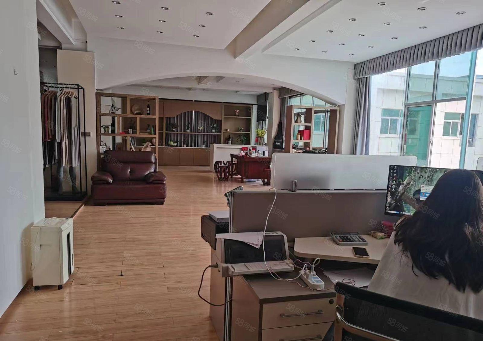 出租|大朗新出工业园区楼上1500平带豪华精装办公室厂房出租