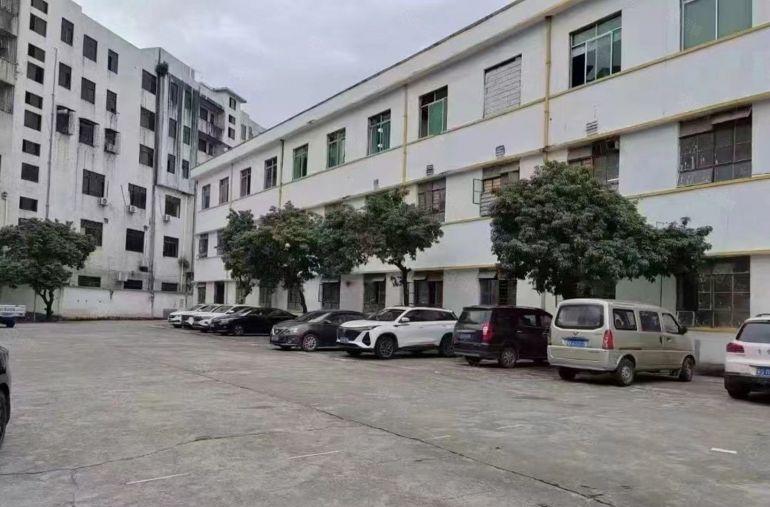 大朗高速口旁独院二楼现成装修600平方厂房低价出租现成水电