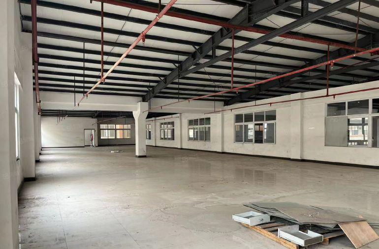 东部快速下大朗松山湖原房东重工业钢构带牛角现成航车厂房出租。